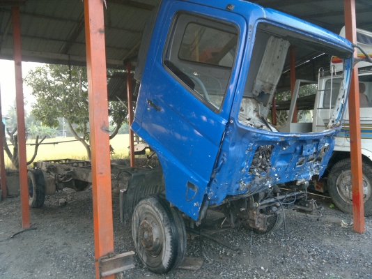 ขายรถ HINO mega ปี 2546 หัว+คัสซี+เอกสารพร้อมโอน