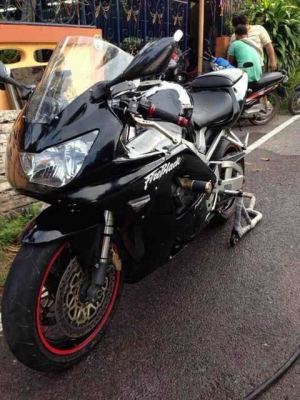 ธารนนทบุรี//รับซื้อขายแลกเปลี่ยนมอไซค์ bigbike ตั้งแต่250cc ขึ้นไปครับ