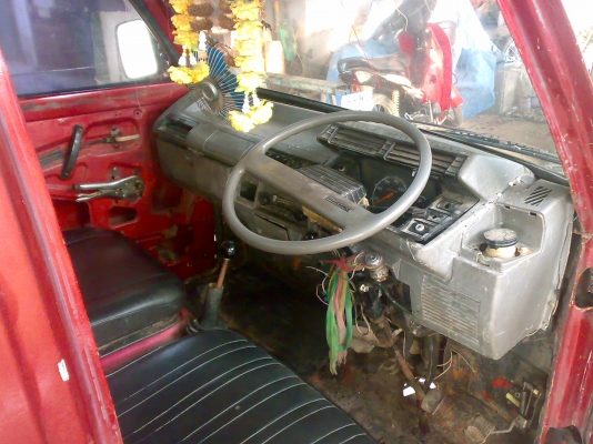 ***ด่วน กระป้อ 4 สูบ 5 เกียร์ หลังคาเหลส ติด LPG ****ปรับลดราคาครับ ****