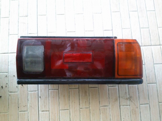 ขายไฟท้าย sentra b12