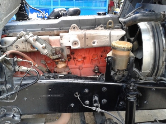 ขายรถตู้บรรทุก 6 ล้อใหญ่ isuzu เดทก้า 195 แรงม้า