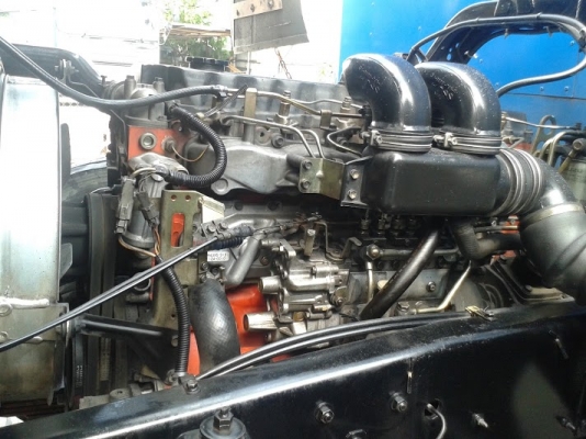 ขายรถตู้บรรทุก 6 ล้อใหญ่ isuzu เดทก้า 195 แรงม้า