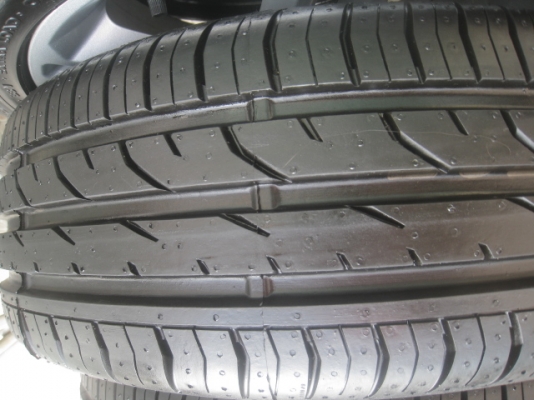 ขายล้อแม็กป้ายแดง Ford fiesta 16"x6" et47.5 4รู100 + ยางผลิตสัปดาห์ที่ 09ปี13  สนใจติดต่อเล็กคลองสามครับ (081-3747940)