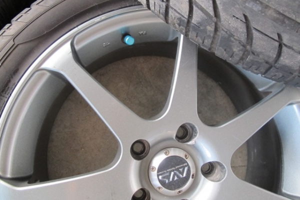 ขายล้อแท้ เก่าญี่ปุ่น ขอบ17 ราคา 10000 ขายล้อแท้ เก่าญี่ปุ่น ขอบ17 ราคา 10000