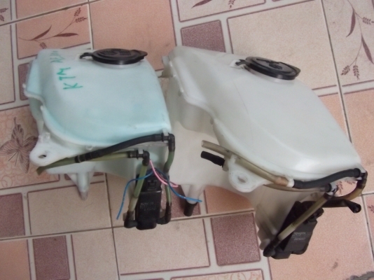 กระปุกฉีดน้ำพร้อมมอเตอร์สองทางใส่รถ TOYOTA AE100 AE110 AE112 กระปุกฉีดน้ำพร้อมมอเตอร์สองทางใส่รถ TOYOTA AE100 AE110 AE112