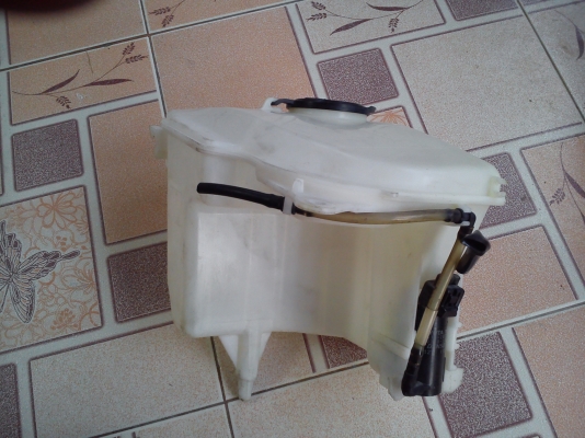 กระปุกฉีดน้ำพร้อมมอเตอร์สองทางใส่รถ TOYOTA AE100 AE110 AE112 กระปุกฉีดน้ำพร้อมมอเตอร์สองทางใส่รถ TOYOTA AE100 AE110 AE112