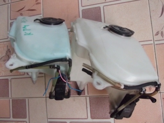 กระปุกฉีดน้ำพร้อมมอเตอร์สองทางใส่รถ TOYOTA AE100 AE110 AE112 กระปุกฉีดน้ำพร้อมมอเตอร์สองทางใส่รถ TOYOTA AE100 AE110 AE112