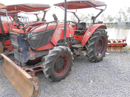 ขายรถแทรกเตอร์ คูโบต้า รุ่น M6040 SU พร้อมอุปกรณ์ ขายรถแทรกเตอร์ คูโบต้า รุ่น M6040 SU พร้อมอุปกรณ์