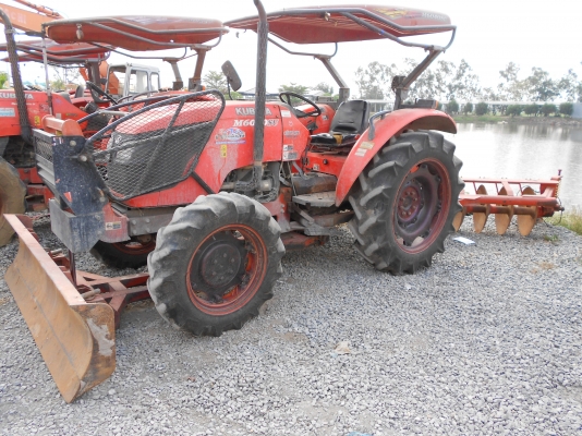 ขายรถแทรกเตอร์ คูโบต้า รุ่น M6040 SU พร้อมอุปกรณ์ ขายรถแทรกเตอร์ คูโบต้า รุ่น M6040 SU พร้อมอุปกรณ์