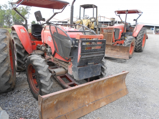 ขายรถแทรกเตอร์ คูโบต้า รุ่น M6040 SU พร้อมอุปกรณ์ ขายรถแทรกเตอร์ คูโบต้า รุ่น M6040 SU พร้อมอุปกรณ์