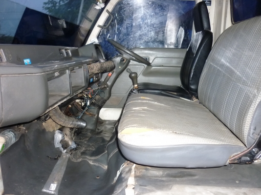 ขายรถดั้มพ์หกล้อ มิซซูแคนเตอร์ 115