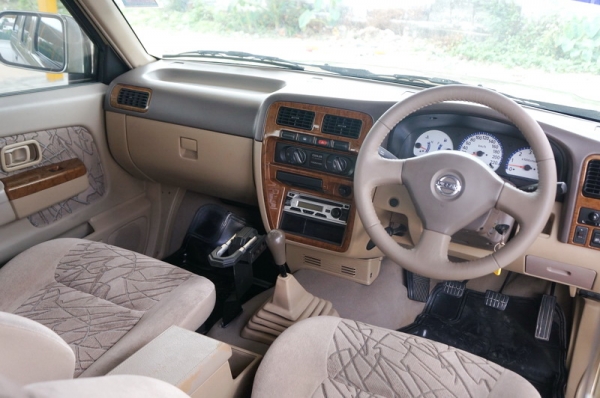 ขายรถสวย NISSAN FRONTIER 4 ประตู ปี2005 พาวมาลัยพาวเวอร์ กระจกไฟฟ้า สีสวยงาม ล้อ MAX หลังคา CAARYBOY แอร์เย็น เครื่อง ช่วงล่างดี พร้อมใช้งาน