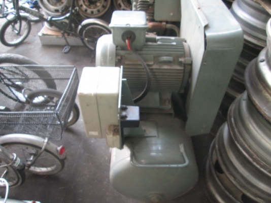 ปั๊มลม HITACHI 10แรงม้า // 260L