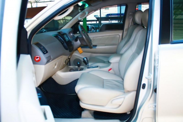 TOYOTA FORTUNER 3.0  AT 4WD ปี 2008