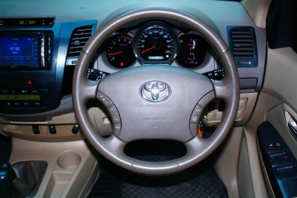 TOYOTA FORTUNER 3.0  AT 4WD ปี 2008