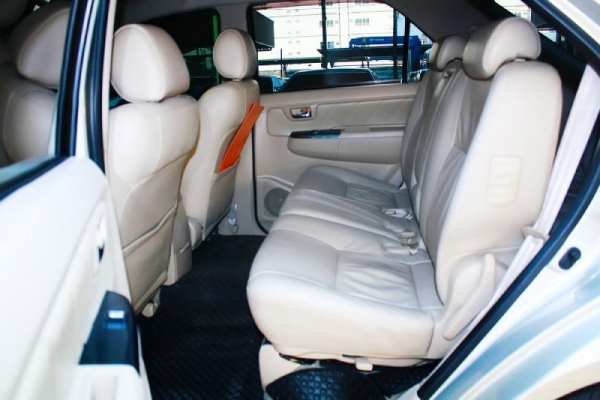 TOYOTA FORTUNER 3.0  AT 4WD ปี 2008