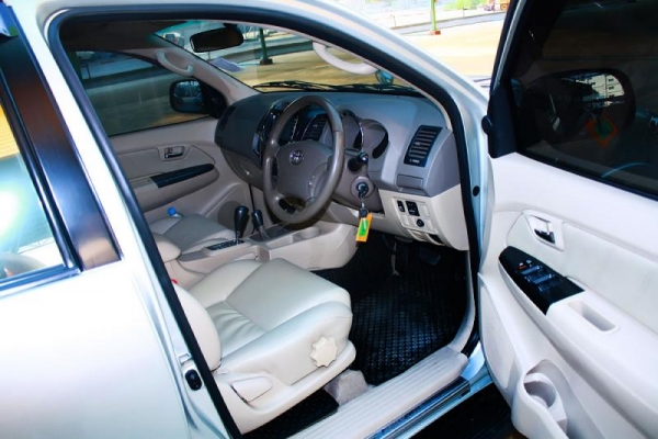 TOYOTA FORTUNER 3.0  AT 4WD ปี 2008