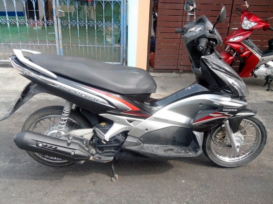 ขาย Honda Air Blade 110 i ปี 52 (หัวฉีด) สภาพเดิมๆ มีรอยนิดหน่อย,เครื่องดี ขาย Honda Air Blade 110 i ปี 52 (หัวฉีด) สภาพเดิมๆ มีรอยนิดหน่อย,เครื่องดี