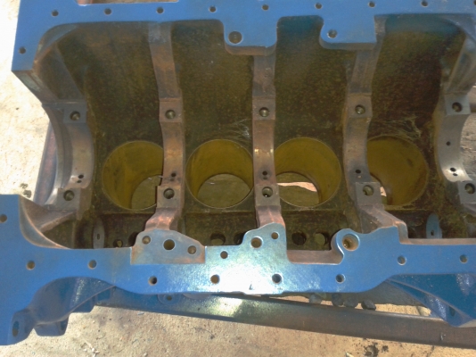 ขายเสื้อสูบรถไถฟอร์ด  FORD   6600