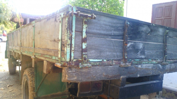 รถหกล้อ TOYOTA 500 ระหัสคัสซี 4FA80-25308 รถมีทะเบียนครบ รถใช้งานดี ในราคาสุดย่อม