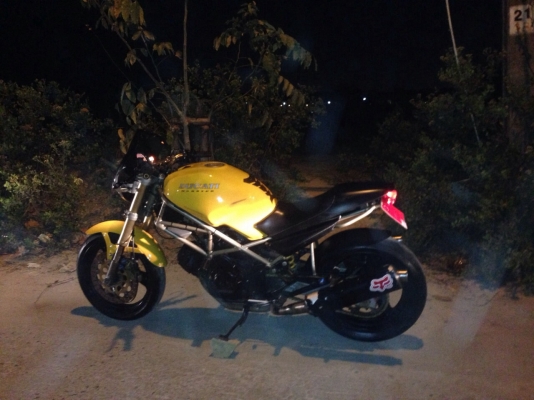 ธารนนทบุรี//ขาย ducati m400 ปี98 สวยๆของแต่งพอมีครับ ราคา85,000บาท อินวอยท์+พ.ร.บ