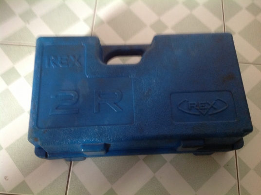 เครื่องต๊าบเกลียวมือ ยี่ห้อ Rex