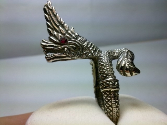 ขายสร้อยข้อมือและสร้อยคอเงิน