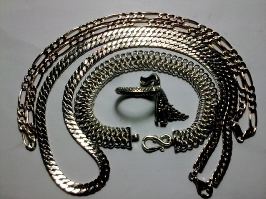 ขายสร้อยข้อมือและสร้อยคอเงิน