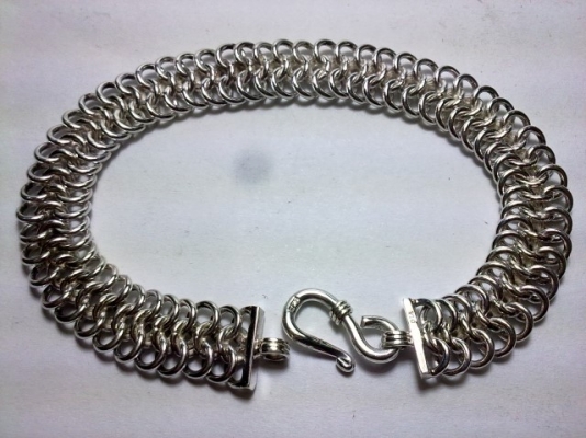 ขายสร้อยข้อมือและสร้อยคอเงิน