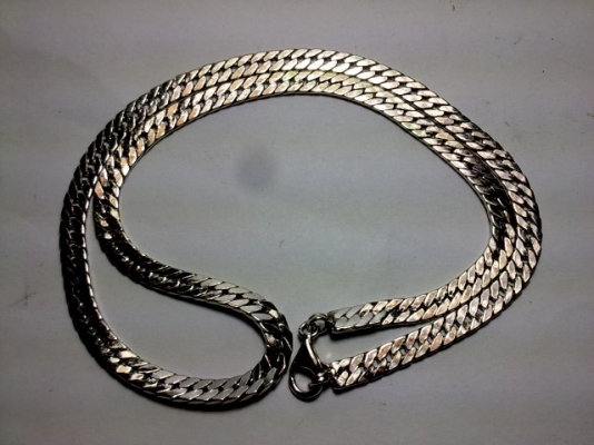 ขายสร้อยข้อมือและสร้อยคอเงิน