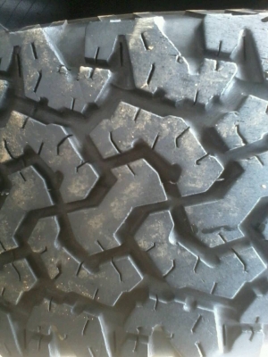 ขายยาง BF 245/70/16 ปี09
