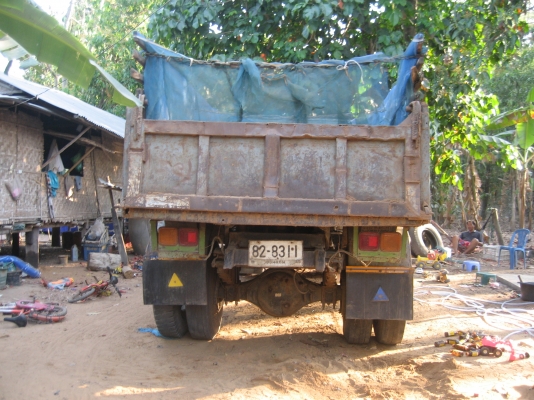 ขายดาวน์ ดั้มพ์ หัวยาว165 แรง