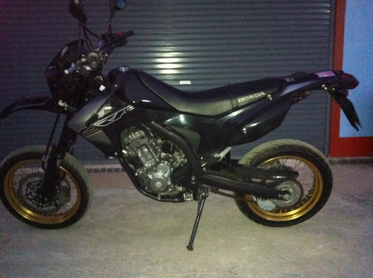 ธารนนทบุรี//ขาย honda crf250 ปี2013 สวยๆเดิมๆ ราคา125,000บาท ทะเบียนแท้