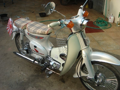 ขาย C 70 เครื่องเดิม สีขาว สวยๆ ซื้อไปขับได้เลย