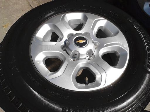 แม็ก Chevrolet Corolado 16 พร้อมยาง มิชลิน 245-70-16 ปี10 สภาพแม็กสวยเดิม