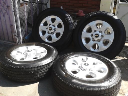 แม็ก Chevrolet Corolado 16 พร้อมยาง มิชลิน 245-70-16 ปี10 สภาพแม็กสวยเดิม