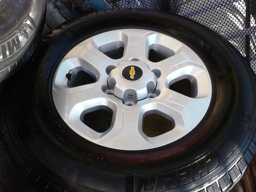 แม็ก Chevrolet Corolado 16 พร้อมยาง มิชลิน 245-70-16 ปี10 สภาพแม็กสวยเดิม