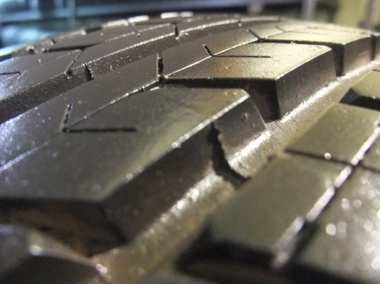 ยาง deestone 205/70/15 ปี13 สภาพสวยเว่อ