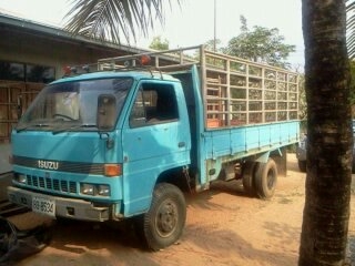 isuzu115 ตัวแรก เครื่องดีครัชซีสวยราคาต่อรองใด้ครับ เอกสารพร้อมโอน