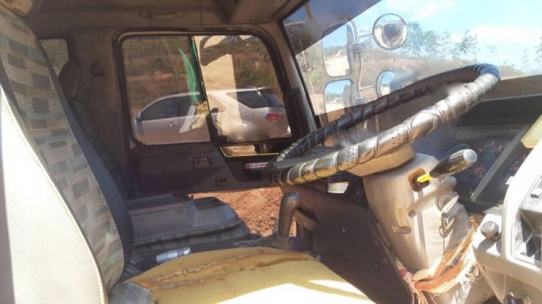 รถฮีโน่ 10 ล้อดั้ม FM3M  240 แรงม้า. ปี 39   สนใจติดต่อ 081 - 6079515