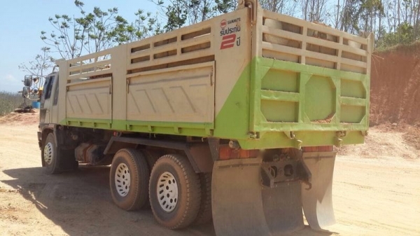 รถฮีโน่ 10 ล้อดั้ม FM3M  240 แรงม้า. ปี 39   สนใจติดต่อ 081 - 6079515