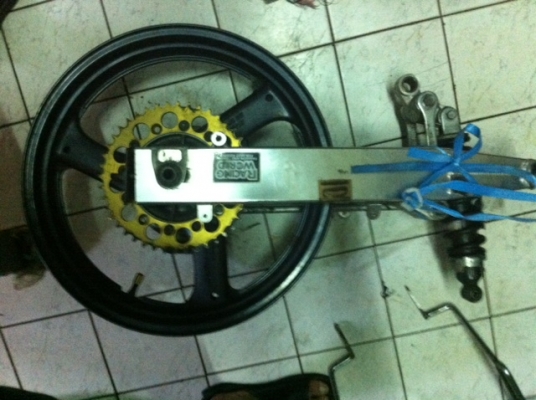 ขายสวิงอาร์ม พร้อมล้อแม๊ก โช๊ค ยกชุด