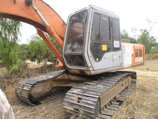ขายรถแบคโฮ HITACHI EX 200-2 เอกสารใบแจ้งจำหน่ายโซ่หนาไฟฟ้าเต็มเอวแน่นบูมอามไม่มีปะแอร์เย็นฉ่ำทำงานดีไม่มีโลด