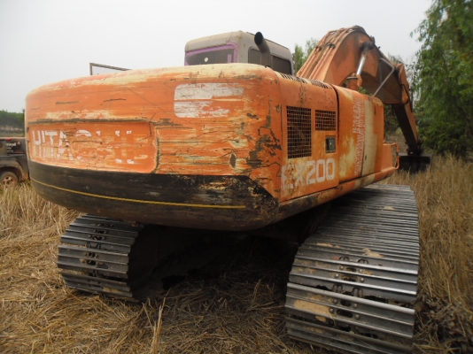 ขายรถแบคโฮ HITACHI EX 200-2 เอกสารใบแจ้งจำหน่ายโซ่หนาไฟฟ้าเต็มเอวแน่นบูมอามไม่มีปะแอร์เย็นฉ่ำทำงานดีไม่มีโลด