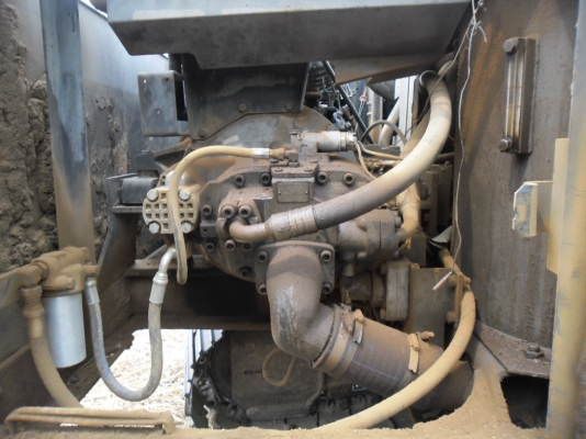 ขายรถแบคโฮ HITACHI EX 200-2 เอกสารใบแจ้งจำหน่ายโซ่หนาไฟฟ้าเต็มเอวแน่นบูมอามไม่มีปะแอร์เย็นฉ่ำทำงานดีไม่มีโลด