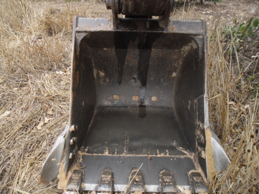 ขายรถแบคโฮ HITACHI EX 200-2 เอกสารใบแจ้งจำหน่ายโซ่หนาไฟฟ้าเต็มเอวแน่นบูมอามไม่มีปะแอร์เย็นฉ่ำทำงานดีไม่มีโลด