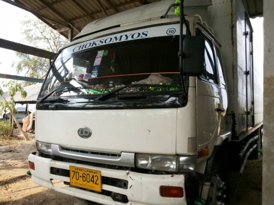 รถบรรทุก NISSAN 6 ล้อใหญ่ ปี 46 ราคา 660,000 บ.