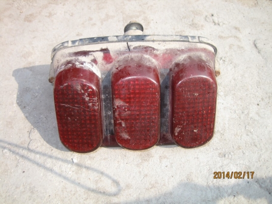 กาบท้ายซ้าย-ขวา Serpico SS ของแท้สภาพพอสวยพร้อมไฟเลี้ยว,ไฟท้าย 350 (พร้อมส่ง)