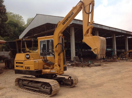 รถแบ็คโฮ CATERPILLAR-E 45สภาพพร้อมใช้งาน (มีVDOให้ชม)มีเอกสารพร้อมรถเก่านอกติดต่อ085-5632278( ราคาต่อรองได้)