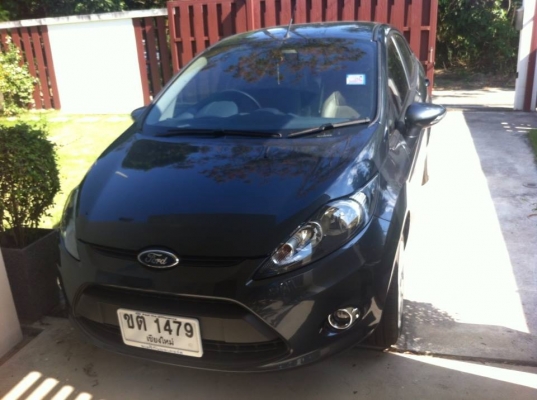 !!!เพื่อนฝรั่งฝากขายครับ ฟอร์ดเฟียสต้า 1.4 เกียร์ธรรมดา ปี 2555 ไมล์ 7,800 km 375,000 ฿!!!